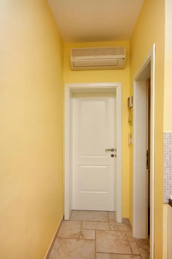 Apartments By The Sea Barbat, Rab - 3203